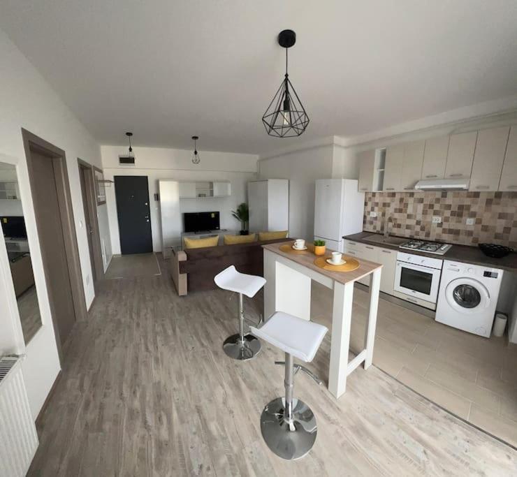 Td Apartments 2 雅西 外观 照片